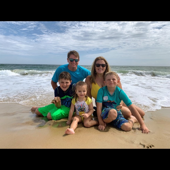 Meet your Posher, Jennifer - Picture 1 of 1